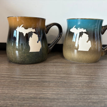 Michigan 26 oz Rustic Taverns Mug (Beige to Brown or Blue to Tan)
