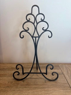 Black 16 inch Spiral Metal Stand - Ruffled FeatherBlack 16 inch Spiral Metal Standstand