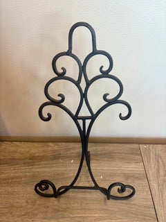 Black 16 inch Spiral Metal Stand - Ruffled FeatherBlack 16 inch Spiral Metal Standstand